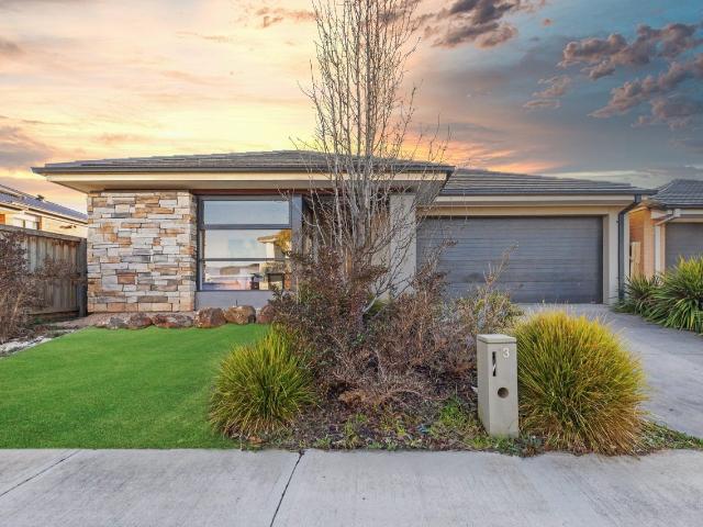 Spacious 4 Bedroom Family Home with 2 Living Areas & Double Garage at $495/week