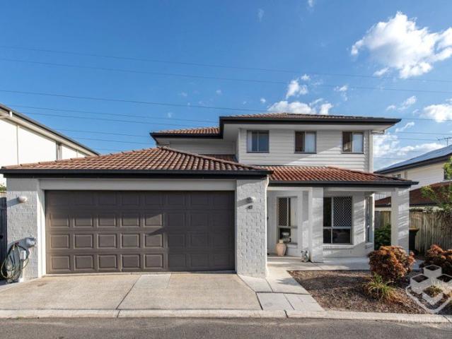 Spacious 4 Bedroom Family Home with 3 Bathrooms, Multiple Living Areas, Ducted Air Conditioning, Double Garage & 6.6kW Solar