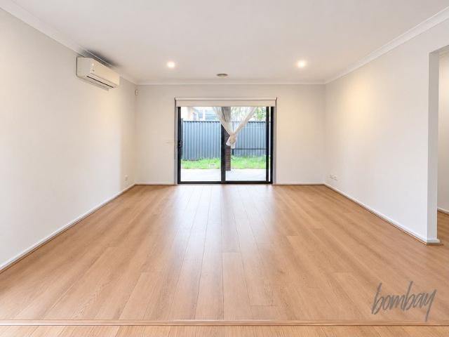 Spacious 4 Bedroom Family Home with Two Separate Living Areas in Prime Craigieburn Location
