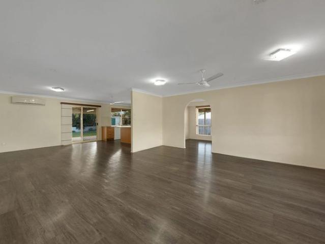 SPACIOUS 4 BEDROOM FAMILY HOME WITH AIR CONDITIONING & OUTDOOR ENTERTAINING IN NEW AUCKLAND