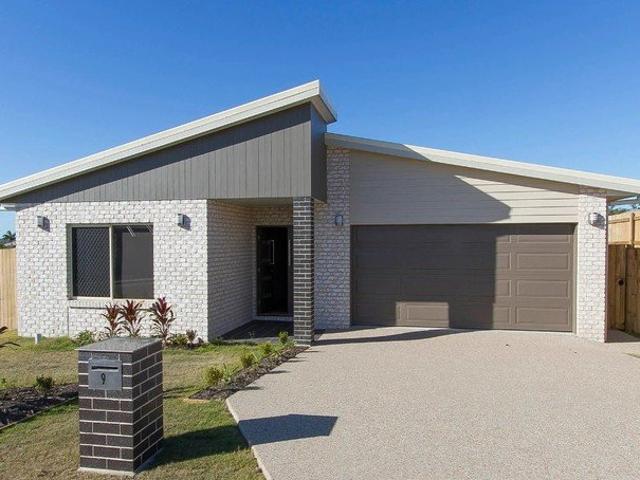 SPACIOUS 4 BEDROOM FAMILY HOME WITH AIR CONDITIONING AND OUTDOOR ENTERTAINING AREA
