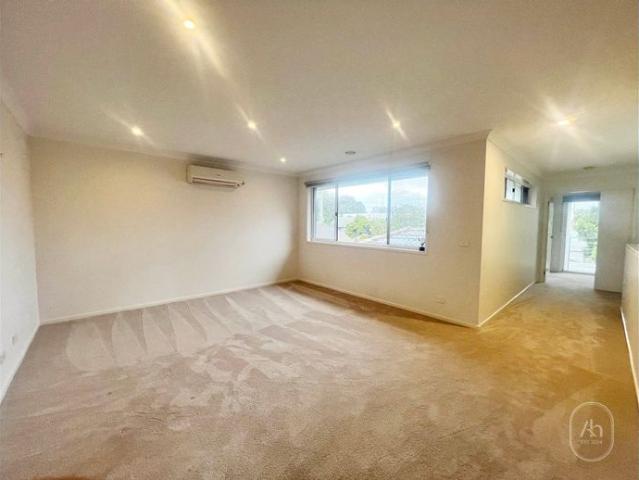 Spacious 4 Bedroom Family Home with Double Garage in Prime Highett Location