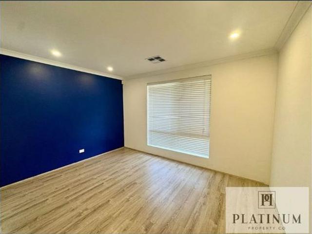 Spacious 4 Bedroom Family Home with Entertainer’s Pergola in Quiet Cul de Sac