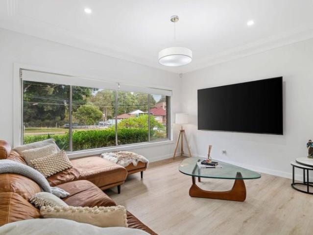 Spacious 4 Bedroom Family Home with Self Contained Studio
