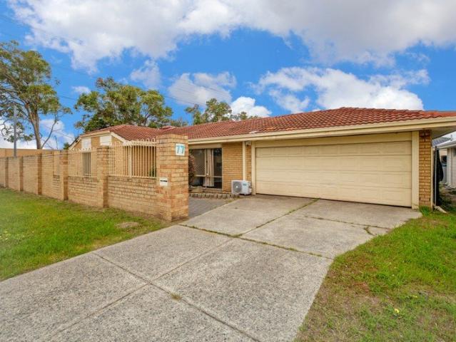 Spacious 4 Bedroom Family Home with Huge Backyard