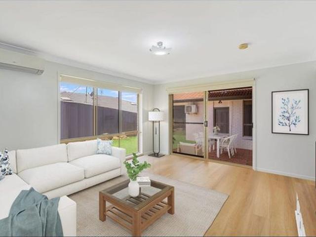 Spacious 4 Bedroom Family Home with Modern Kitchen