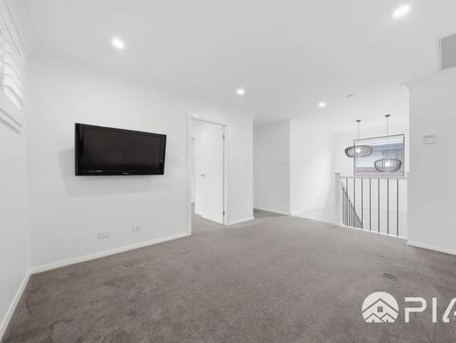 Spacious 4 Bedroom Family Home with Multiple Living Areas & Double Garage