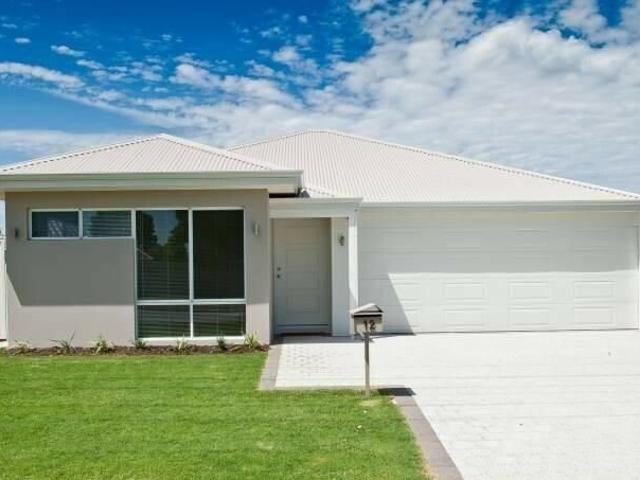 Spacious 4 Bedroom Family Home with Multiple Living Areas in Morley