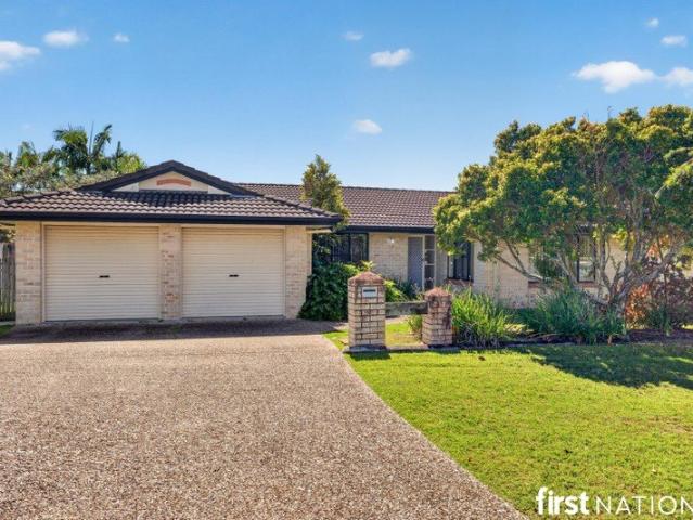SPACIOUS 4 BEDROOM FAMILY HOME WITH MULTIPLE LIVING SPACES