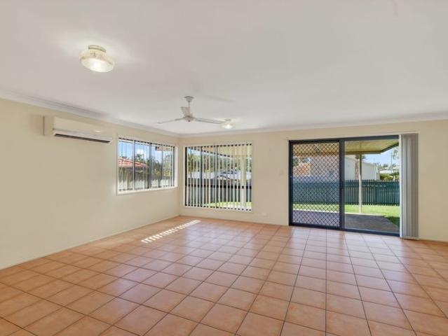 SPACIOUS 4 BEDROOM FAMILY HOME WITH MULTIPLE LIVING SPACES