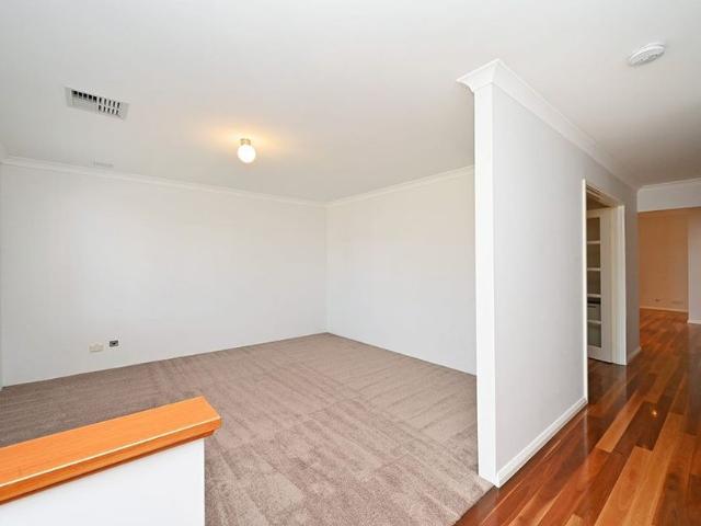 Spacious 4 Bedroom Family Home with Pool