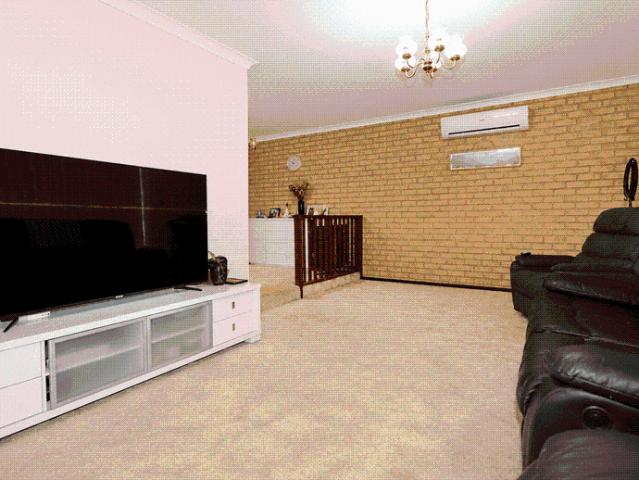Spacious 4 Bedroom Family Home with Single Garage in Australind