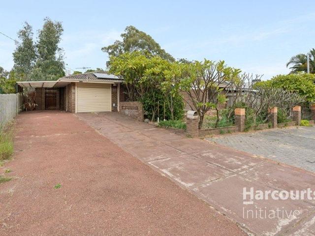 Spacious 4 Bedroom Family Home with Studio