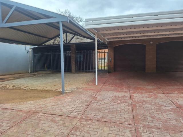 SPACIOUS 4 BEDROOM FAMILY HOME TO RENT IN MUCKLENEUK R20 000pm