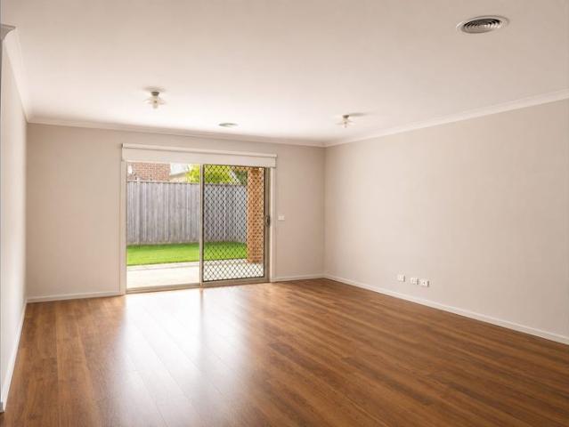 Spacious 4 Bedroom Family Living in the Heart of Williams Landing!