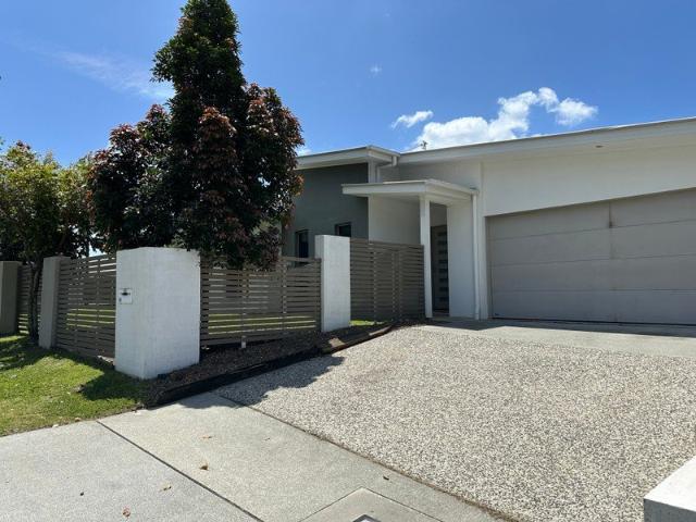 Spacious 4 Bedroom Family Living in The Observatory