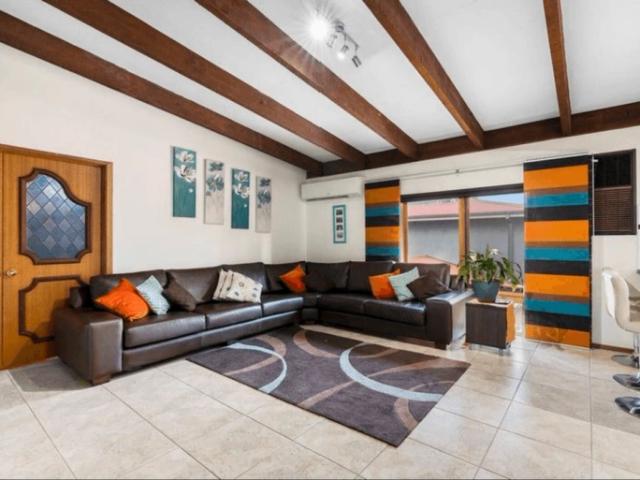 Spacious 4 Bedroom Family Living in Prime Frankston Location!