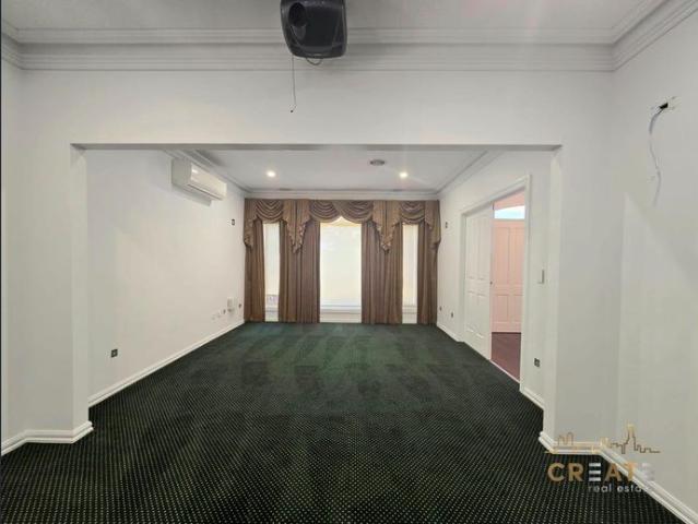 SPACIOUS 4 BEDROOM FAMILY RESIDENCE IN CAIRNLEA