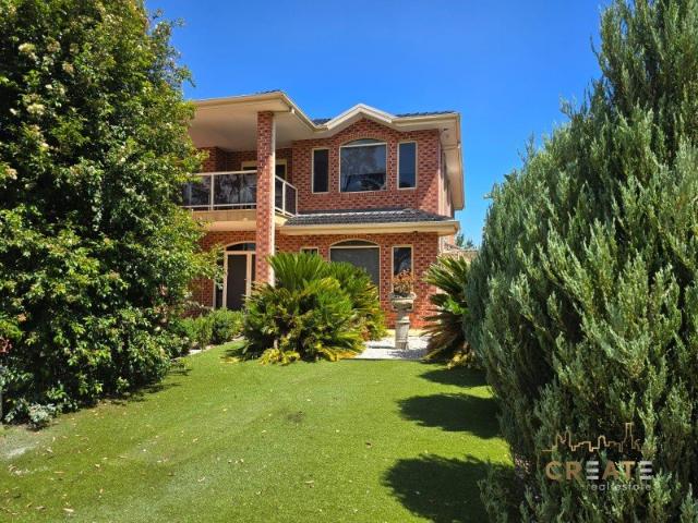 SPACIOUS 4 BEDROOM FAMILY RESIDENCE IN CAIRNLEA