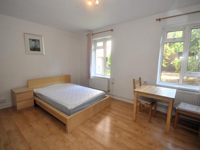 Spacious 4 Bedroom Flat in Mornington Crescent
