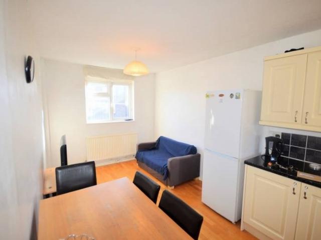 Spacious 4 Bedroom Flat | Prime Hungerford ✨