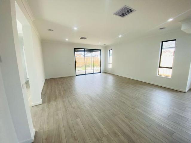Spacious 4 bedroom House !