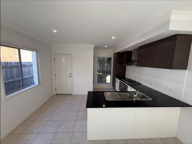 Spacious 4 bedroom house in Coomera