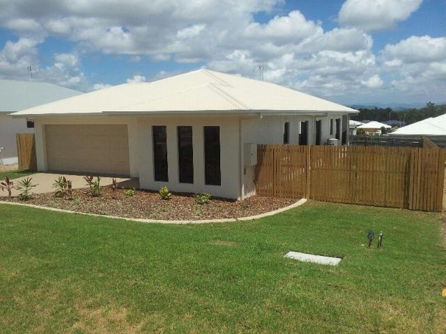 Spacious 4 Bedroom house in Deeragun