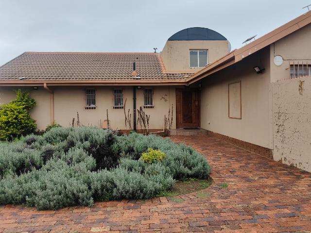Spacious 4 bedroom house in Vaalpark to rent
