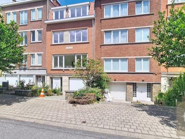 Spacious 4 bedroom house with study, garden and garage