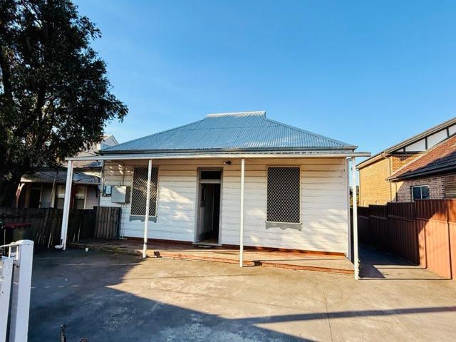 Spacious 4 Bedroom Home | Timber Flooring | Walk to Station & Shops