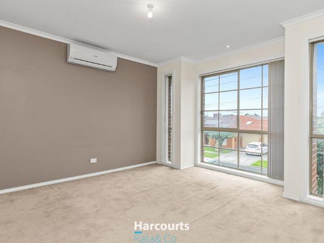 Spacious 4 Bedroom Home with Modern Amenities in Thomastown