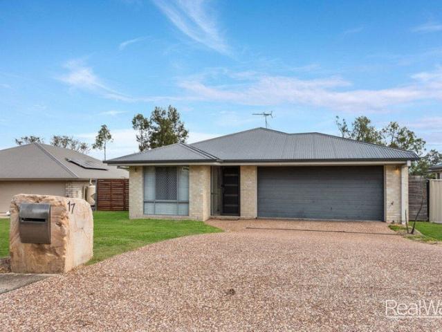 Spacious 4 Bedroom Home with Mountain Views on 900m²