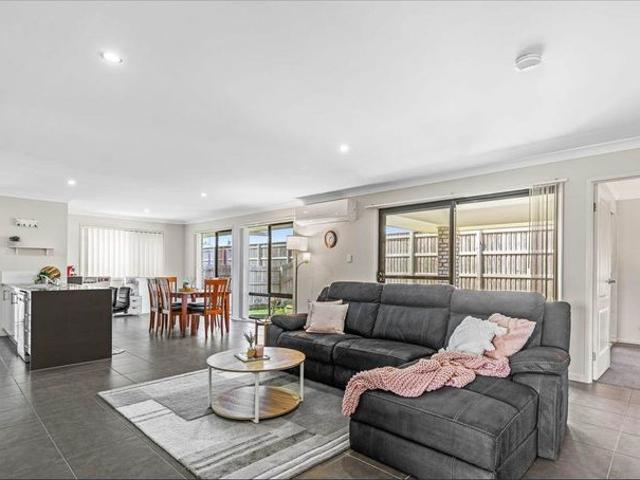SPACIOUS 4 BEDROOM HOME WITH OPEN KITCHEN LIVING. VERY GOOD SIZE BEDROOMS. DOUBLE GATE SIDE ACCESS. SOLAR POWER. CRIMSAFE ON WINDOWS AND DOORS