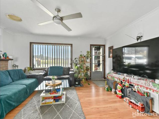 Spacious 4 bedroom Home with a large secure yard