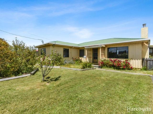 Spacious 4 bedroom Home with a large secure yard
