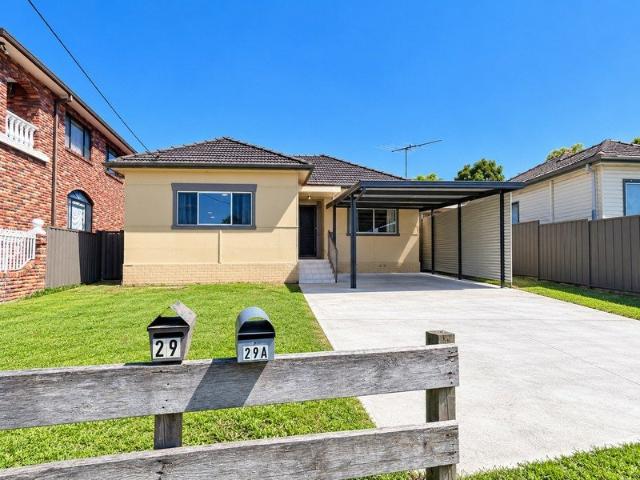 Spacious 4 Bedroom Home with Two Air Conditioners