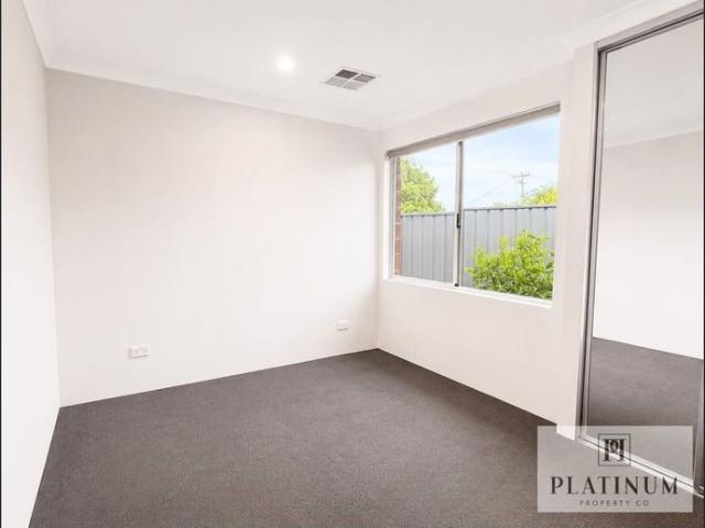 Spacious 4 Bedroom Home with Theatre & Contemporary Finishes