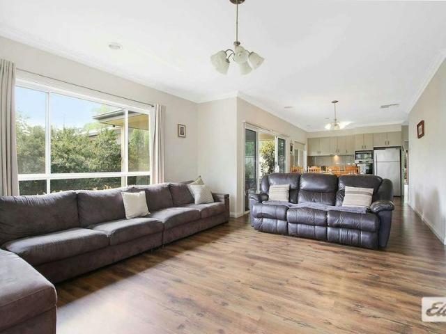 Spacious 4 Bedroom Home Available for a 6 Month Lease