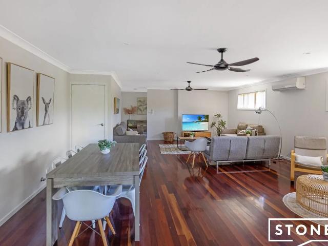 Spacious 4 bedroom home between the Jetty Foreshores & CBD