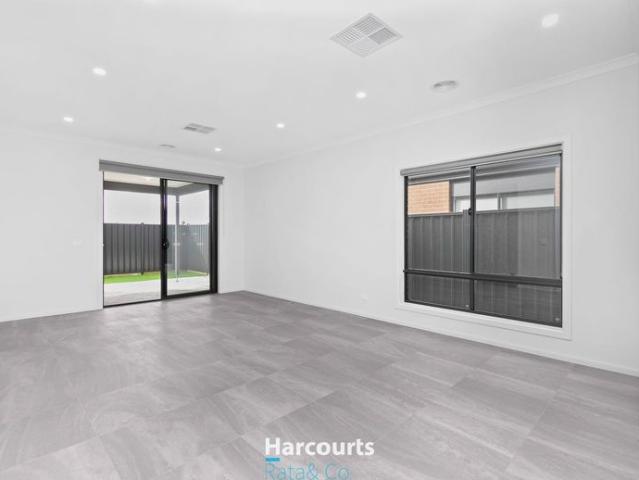 Spacious 4 Bedroom Home in Tarneit VIC