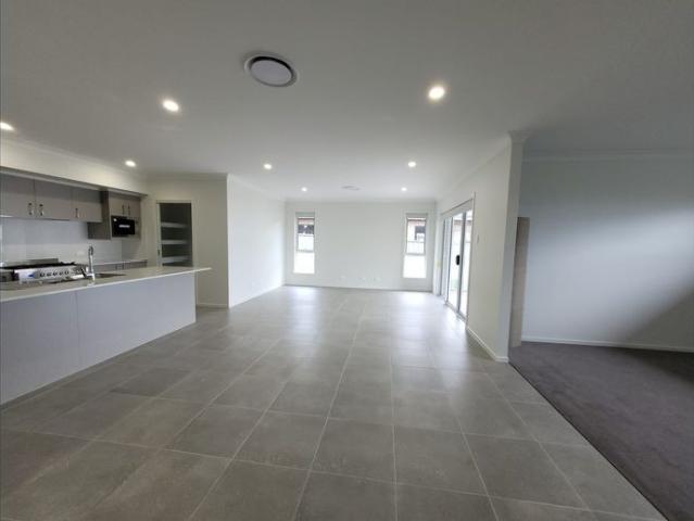 Spacious 4 Bedroom Home in the Endeavour Estate