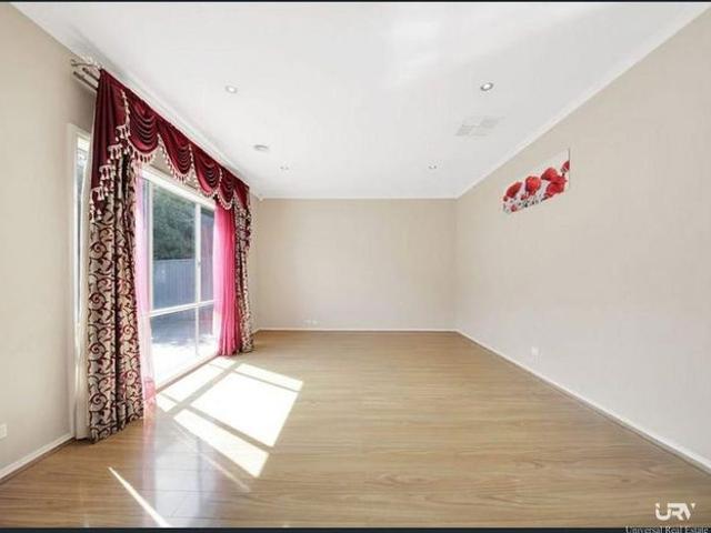 Spacious 4 Bedroom Home in Craigieburn