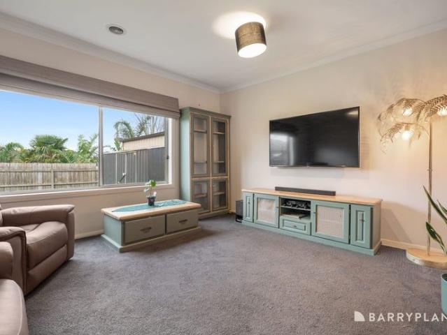 Spacious 4 Bedroom Home in Drouin!