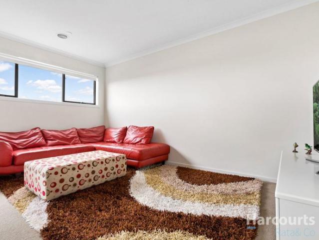 Spacious 4 Bedroom Home in Epping
