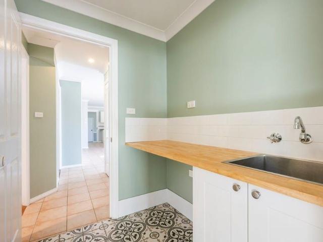 Spacious 4 bedroom home in flood free South Grafton