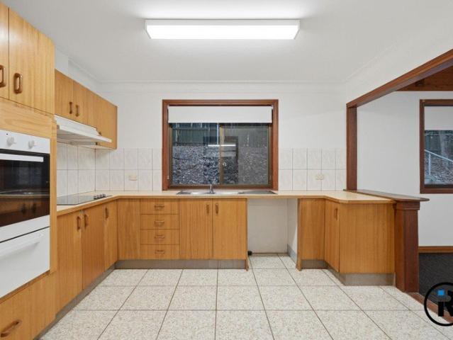 Spacious 4 Bedroom Home in Kenmore