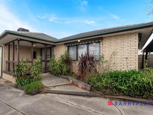 SPACIOUS 4 BEDROOM HOME IN PRIME LOCATION!