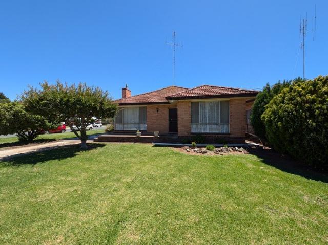 Spacious 4 Bedroom Home in Prime Location