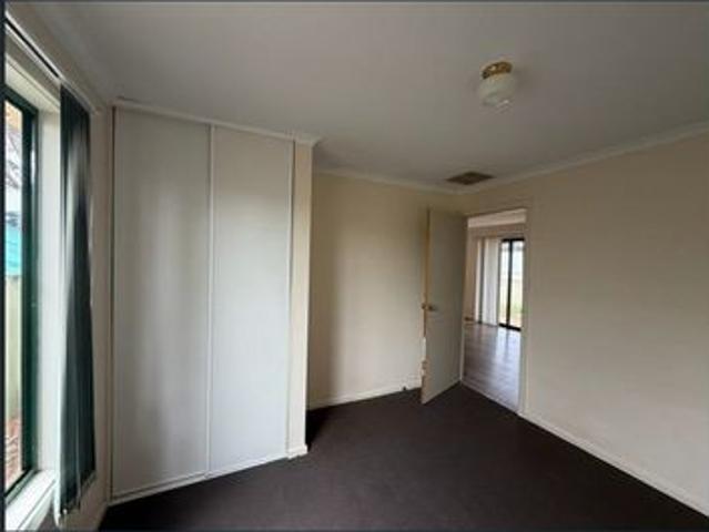 Spacious 4 Bedroom Home in Roxby Downs Comfort Meets Convenience